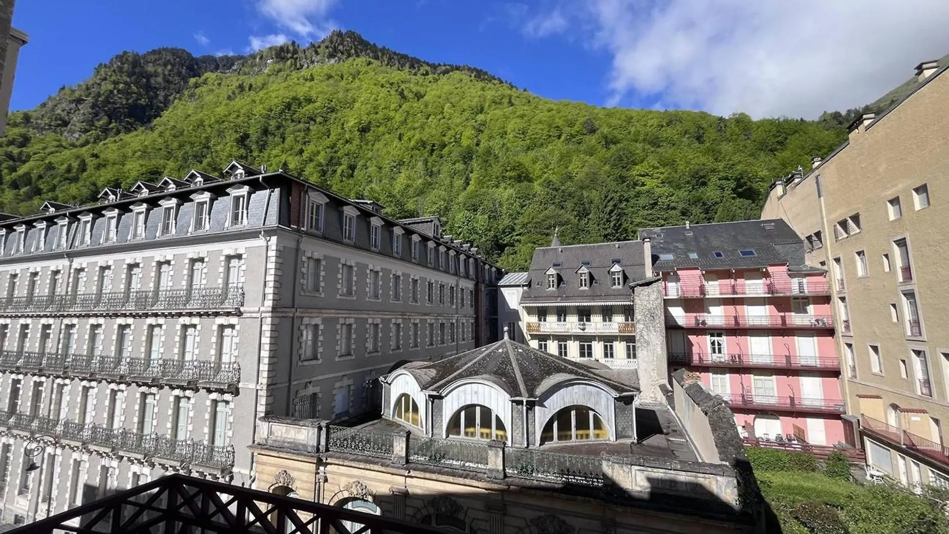 Appartement Lumineux Avec Balcon Au Centre De Cauterets - Fr-1-812-121